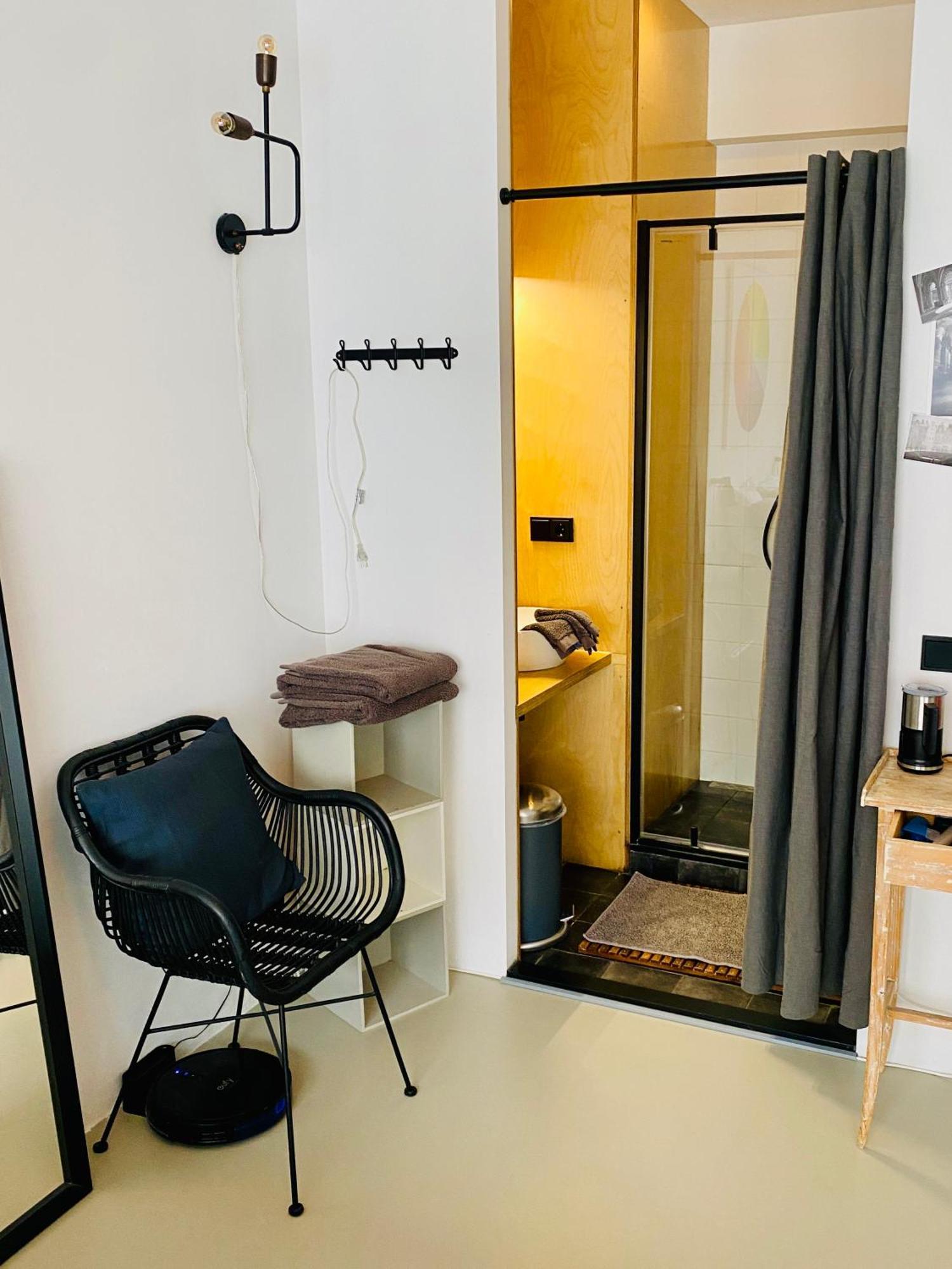 Private Studio With Free Car Parking Amsterdam Exterior photo